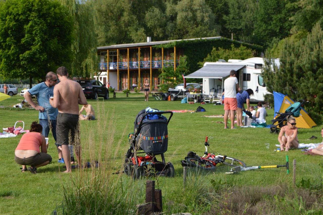Hotel Lávka Park Skochovice Vrané nad Vltavou Exteriér fotografie