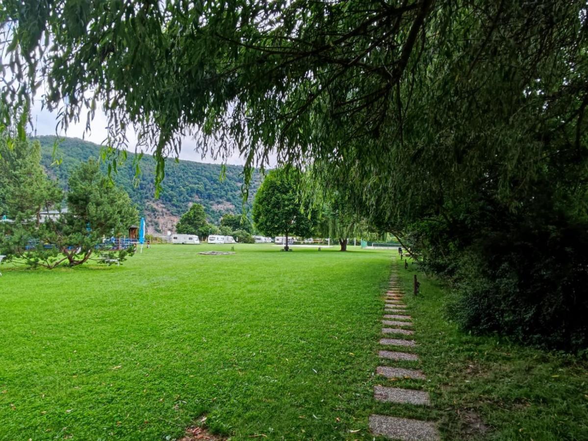 Hotel Lávka Park Skochovice Vrané nad Vltavou Exteriér fotografie